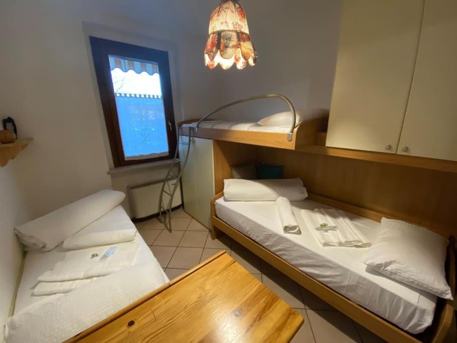 Family House With Free Parking, 450M From Beach Lazise Buitenkant foto